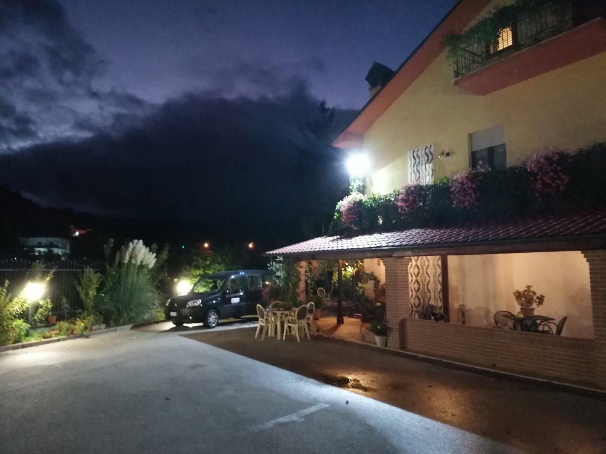 Le Stanze Di Bacco Villa Cagnano Amiterno ภายนอก รูปภาพ