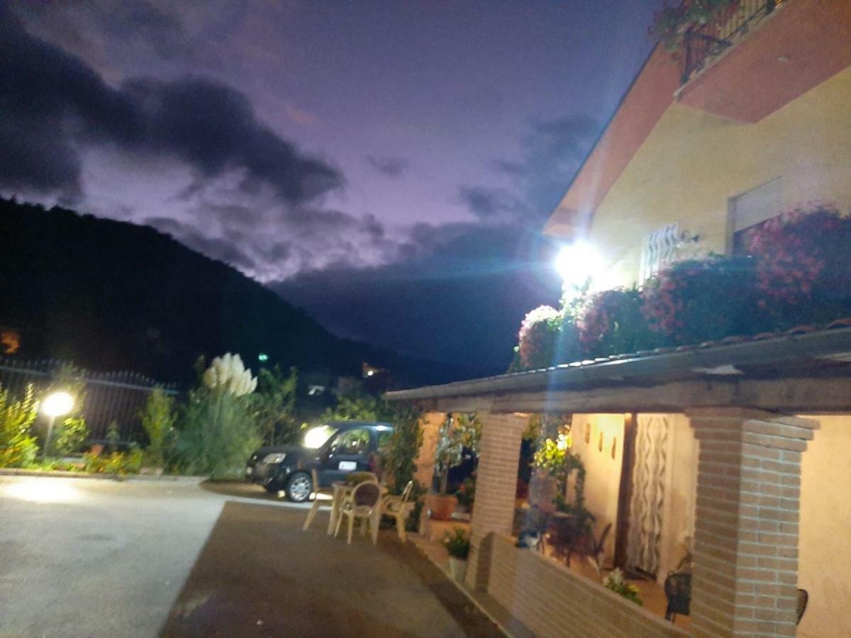 Le Stanze Di Bacco Villa Cagnano Amiterno ภายนอก รูปภาพ