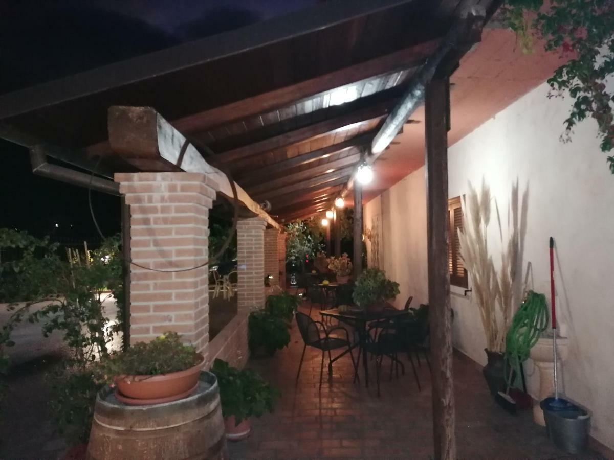 Le Stanze Di Bacco Villa Cagnano Amiterno ภายนอก รูปภาพ